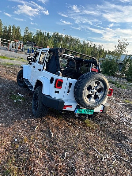 Jeep Wrangler 5 of 5
