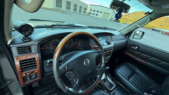 Nissan Patrol 26 of 30