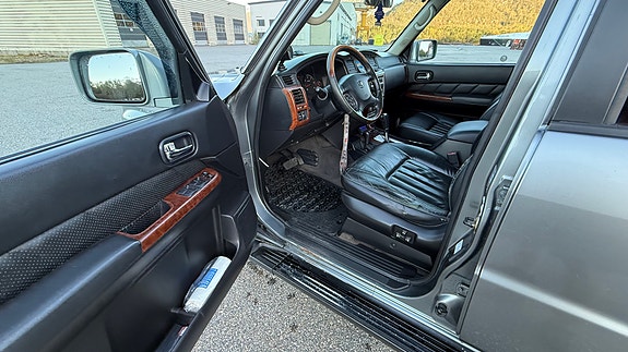 Nissan Patrol 25 of 30