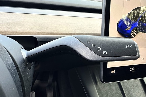 Adaptiv cruisekontroll justerer hastigheten automatisk etter trafikkbildet foran bilen.