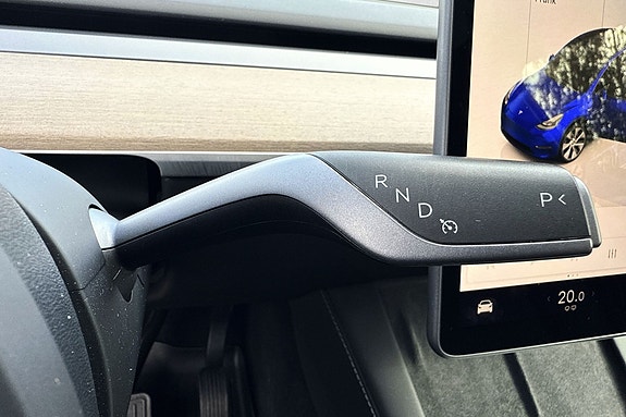 Adaptiv cruisekontroll justerer hastigheten automatisk etter trafikkbildet foran bilen.