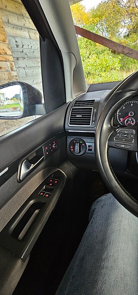 Volkswagen Touran 5 of 30
