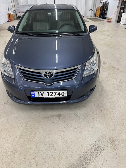 Toyota Avensis 2 of 11