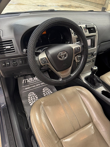 Toyota Avensis 9 of 11
