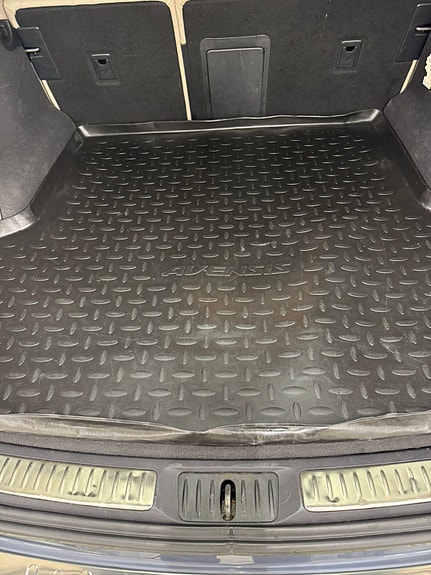 Toyota Avensis 10 of 11