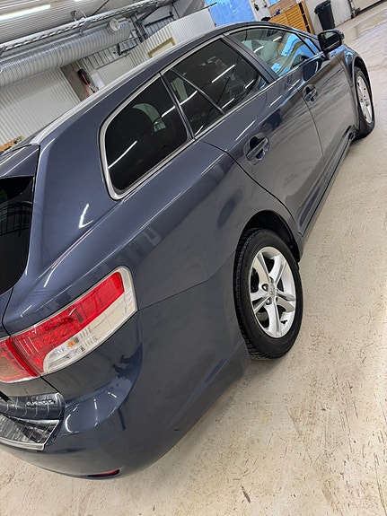 Toyota Avensis 6 of 11
