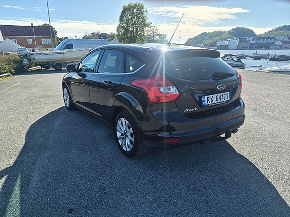 Ford Focus 3 of 5