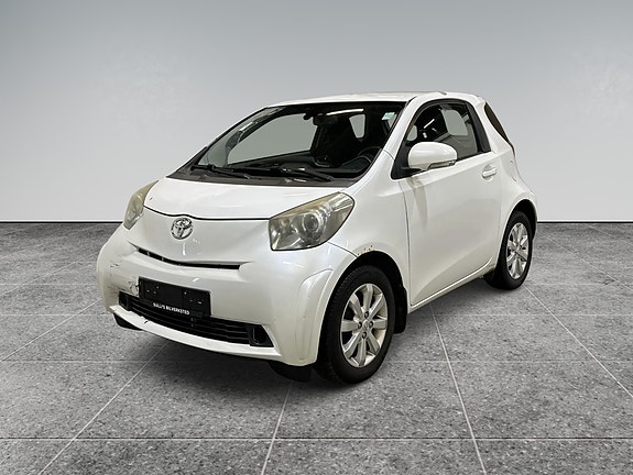 Toyota IQ 5 of 11