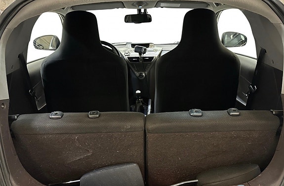 Toyota IQ 8 of 11