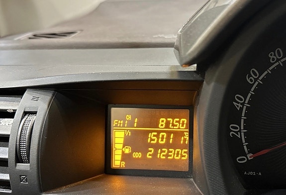 Toyota IQ 6 of 11