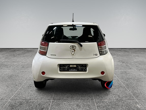 Toyota IQ 4 of 11