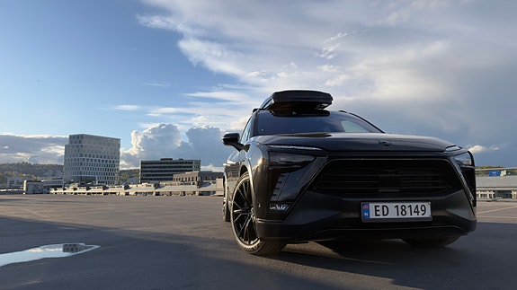 NIO ES8 4 of 25