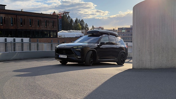 NIO ES8 12 of 25