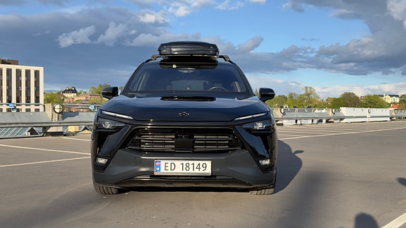 NIO ES8 2 of 25