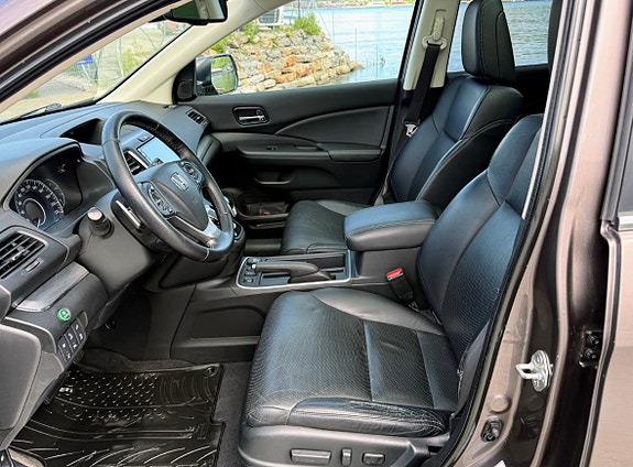 Honda CR-V 4 of 8