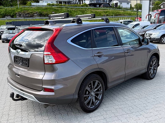 Honda CR-V 2 of 8
