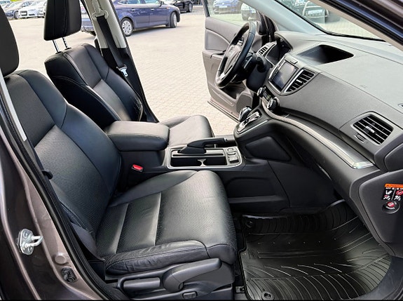 Honda CR-V 5 of 8