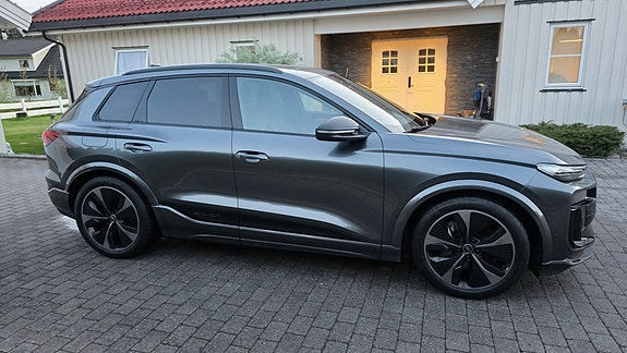 Audi SQ6 e-tron 7 of 25