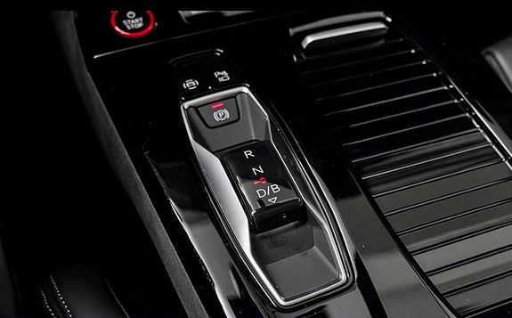 Audi SQ6 e-tron 19 of 25