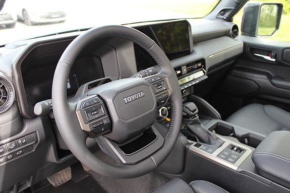 Toyota Land Cruiser 18 of 30