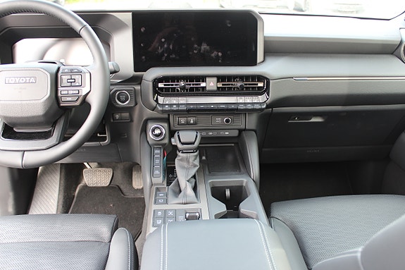 Toyota Land Cruiser 20 of 30