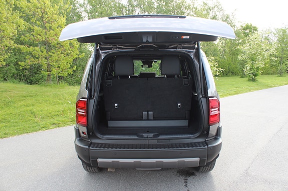Toyota Land Cruiser 8 of 30