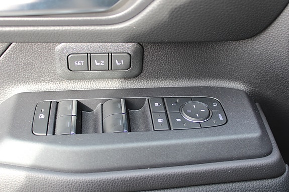 Toyota Land Cruiser 24 of 30