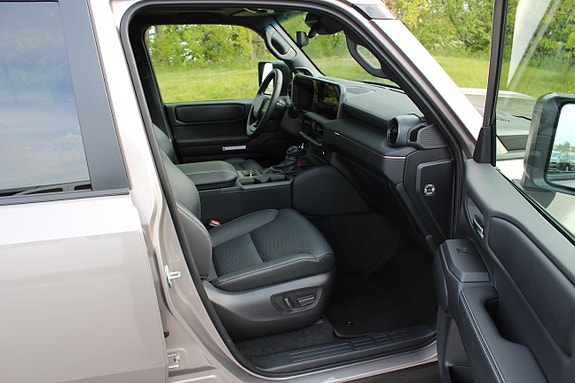 Toyota Land Cruiser 11 of 30