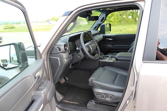 Toyota Land Cruiser 9 of 30
