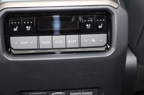 Toyota Land Cruiser 23 of 30