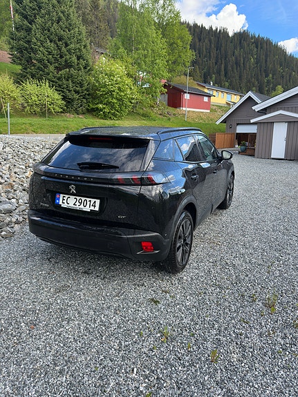 Peugeot e-2008 4 of 13