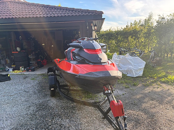 Sea-Doo RXT-X 300 2017 m/henger – 300hk – Klar for sesong 2 of 6