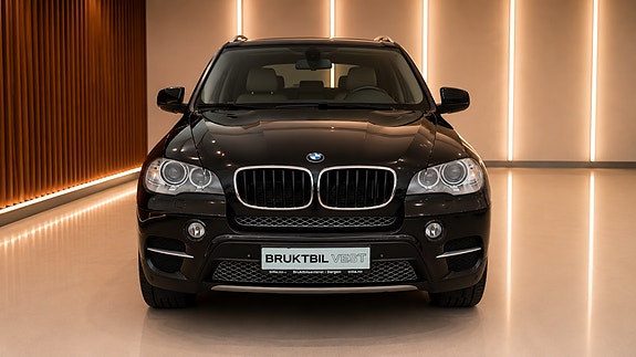 BMW X5 2 of 5