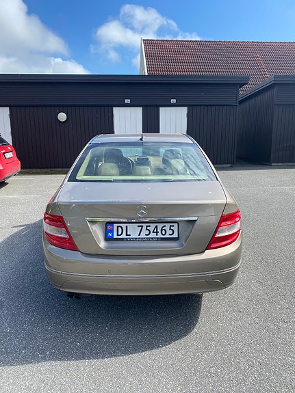 Mercedes-Benz 180 6 of 12