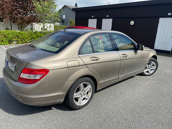 Mercedes-Benz 180 3 of 12