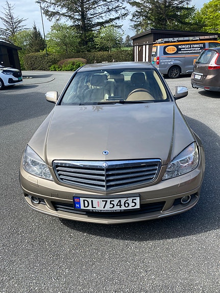 Mercedes-Benz 180 4 of 12
