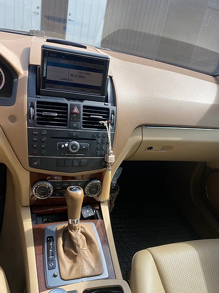 Mercedes-Benz 180 8 of 12