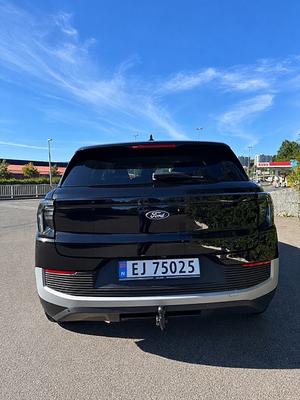 Ford Explorer 4 of 9