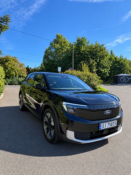 Ford Explorer 3 of 9