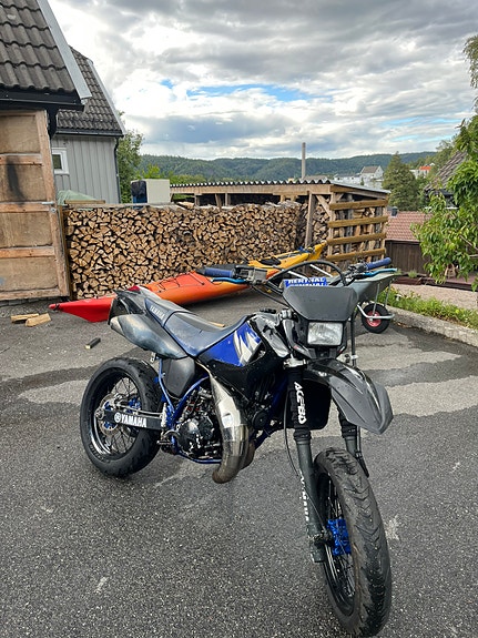 Yamaha DT 125 3 of 12
