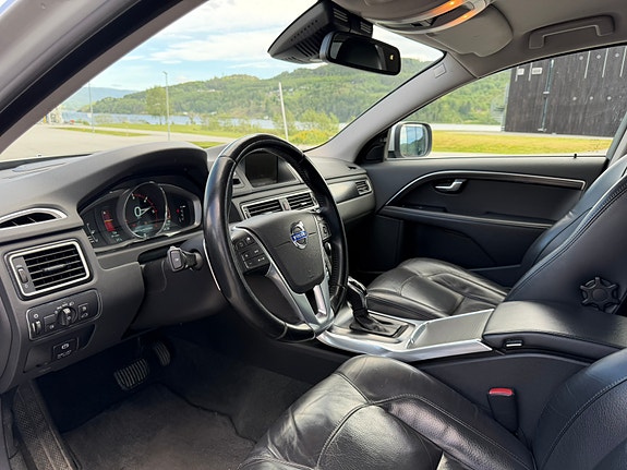 Volvo XC70 11 of 19