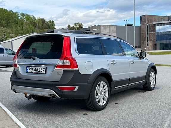 Volvo XC70 4 of 19