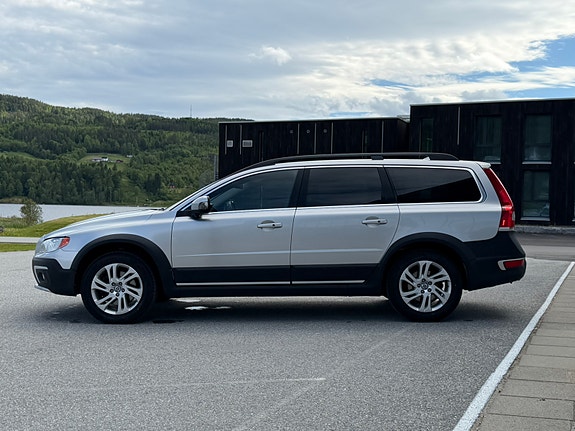 Volvo XC70 8 of 19