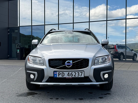 Volvo XC70 3 of 19