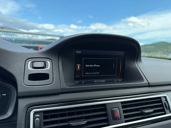Volvo XC70 17 of 19