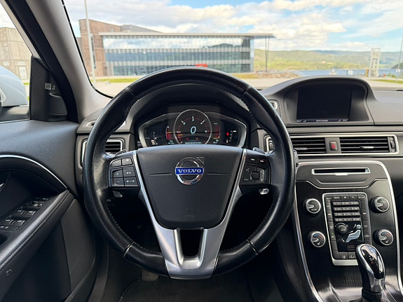 Volvo XC70 10 of 19