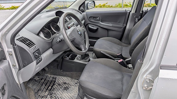 Subaru Justy 13 of 16