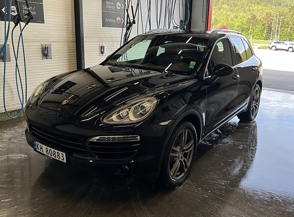 Porsche Cayenne 5 of 19