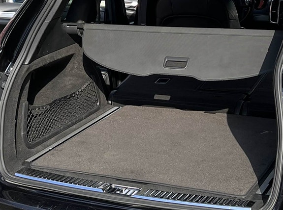 Porsche Cayenne 7 of 19