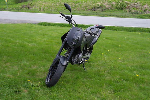 KTM LC4 640 Duke 3 of 5